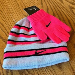NWT Nike 2-Piece Girls Nike Winter Bernie Hat & Gloves